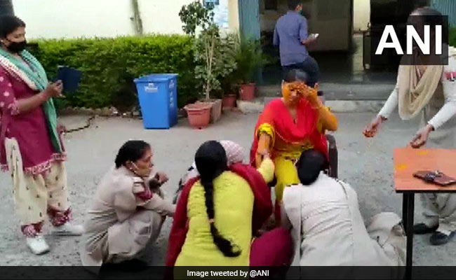Watch: Rajasthan Cop's <i>Haldi</i> At Police Station Beacuse She's Couldn't Get Leave