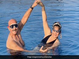 "Too Cute": Hrithik Roshan And Ex-Wife Sussanne Khan Comment On His Parents Pinkie And Rakesh Roshan's Pic "Too Cute": Hrithik Roshan And Ex-Wife Sussanne Khan Comment On His Parents Pinkie And Rakesh Roshan's Pic