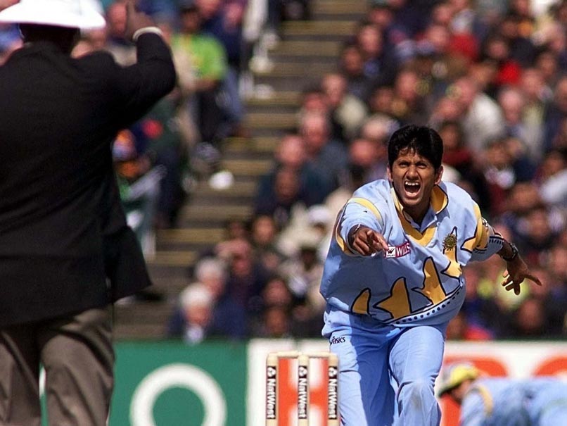 'ट्विटर वॉर' के बाद आकाश चोपड़ा ने वेंकटेश प्रसाद को लाइव बहस का दिया न्योता, पूर्व पेसर ने दिया ऐसा जवाब