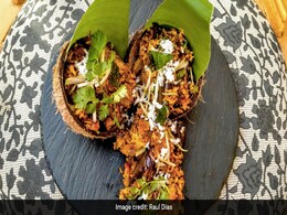 Sukha Jawla Wanga Batatchyachi Bhaji Recipe: Dried Prawns With Brinjal And Potato Sukha Jawla Wanga Batatchyachi Bhaji Recipe: Dried Prawns With Brinjal And Potato