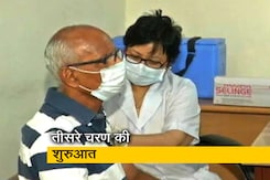 आज से 45+ वालों को भी टीका, वैक्सीनेशन सेंटर्स पर भीड़ आज से 45+ वालों को भी टीका, वैक्सीनेशन सेंटर्स पर भीड़