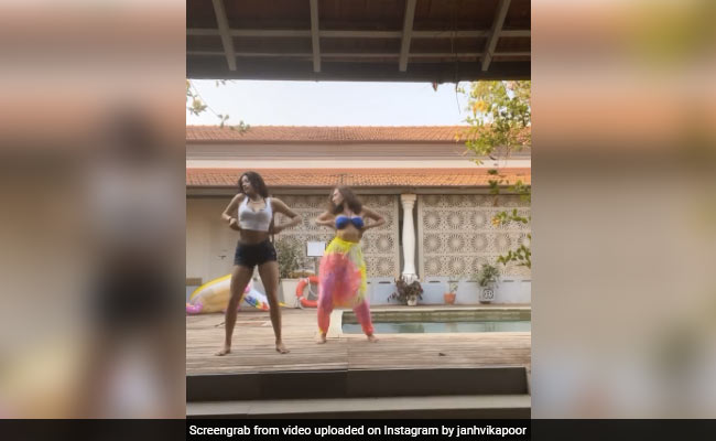 Janhvi Kapoor Danced To Cardi B's <i>Up</i> (Again). This Time, By The Pool
