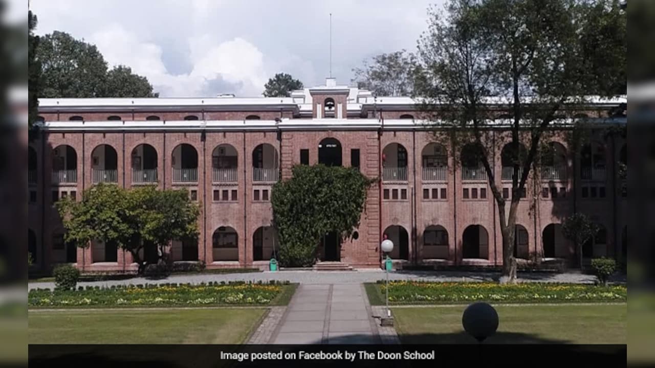 देश के ऐसे 7 स्‍कूल, जहां पढ़ते हैं रईसों के बच्‍चे, लाखों में जाती है हर महीने की फीस