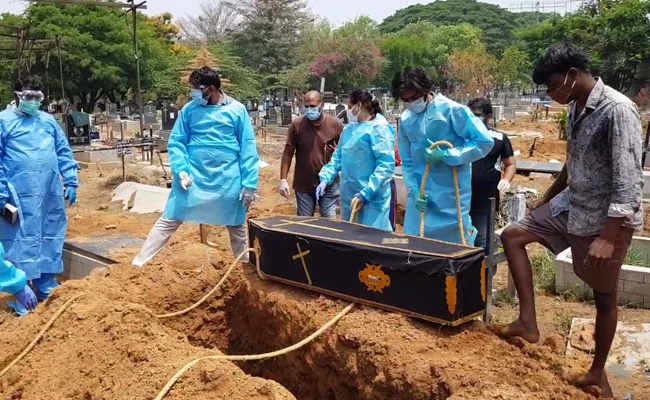 Bengaluru Volunteer Group Ensures Dignity In Death For Covid Victims