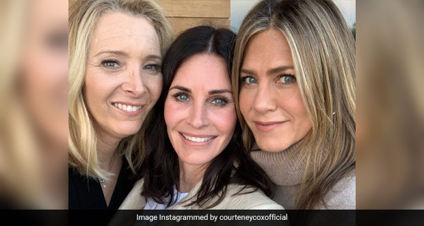 This Video Of Courteney Cox Making Burgers Will Delight All F.R.I.E.N.D.S Fans