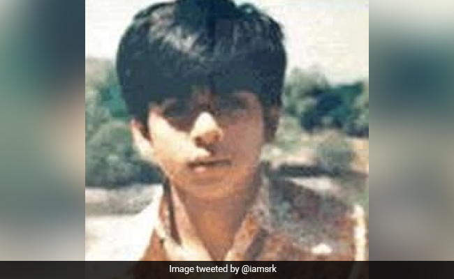 When Is This Pic From Fan Asks Shah Rukh Khan Dinosaur Age He Tweets Back