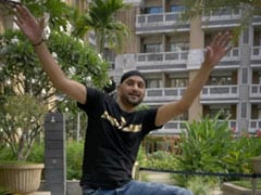 हरभजन सिंह ने 'ढोल जगीरो दा' पर किया जबरदस्त डांस तो पत्नी गीता बसरा का आया ये कमेंट...देखें Video