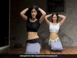Shanaya Kapoor's Belly Dance Moves Are Giving The Internet Life Shanaya Kapoor's Belly Dance Moves Are Giving The Internet Life