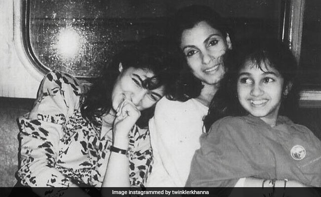 Here's A "Priceless" Throwback Pic of Twinkle Khanna, Dimple Kapadia And Rinke Khanna
