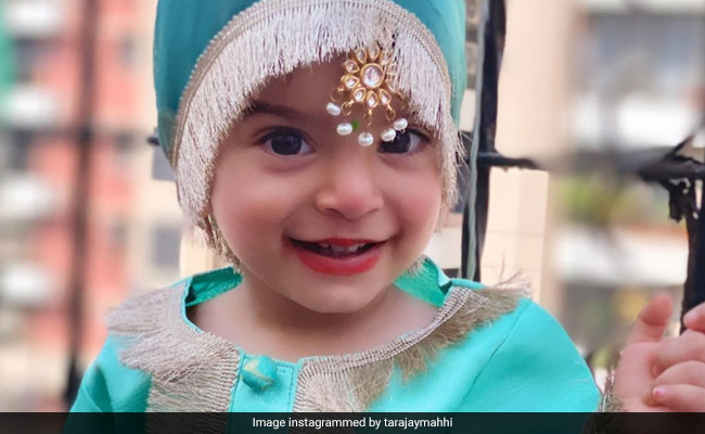 नवरात्री पर बेटी Tara को सजाते हुए मां माही विज की आंखे हुईं नम, देखें Video