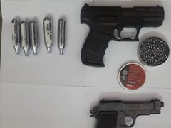 नाइट कर्फ्यू लगते ही अपराधियों पर नकेल, 2 विदेशी पिस्टल के साथ प्रॉपर्टी डीलर गिरफ्तार