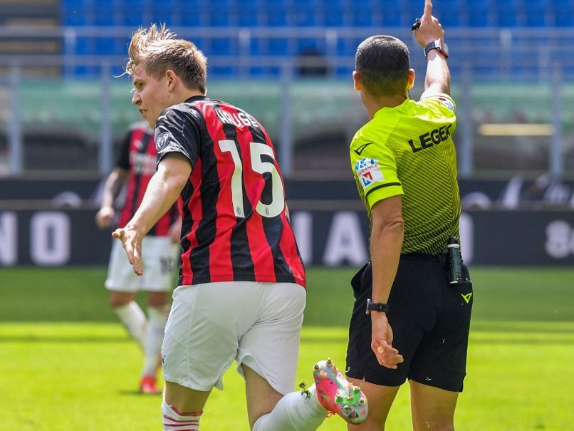 Serie A: AC Milan Lose Ground With Draw Against 10-Man Sampdoria