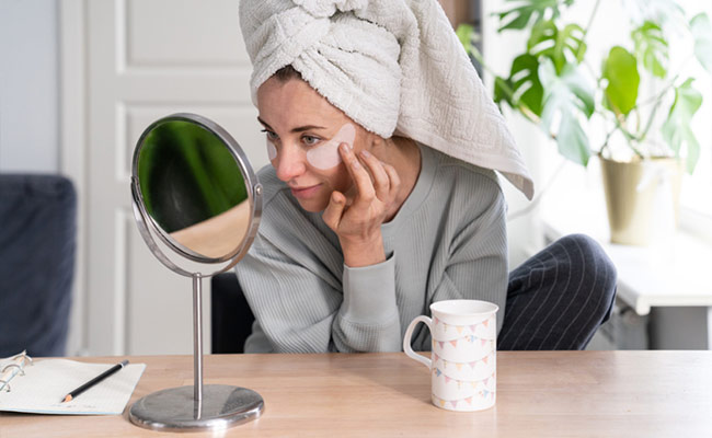 5 Ayurvedic DIY Under Eye Masks For A Glowing Skin