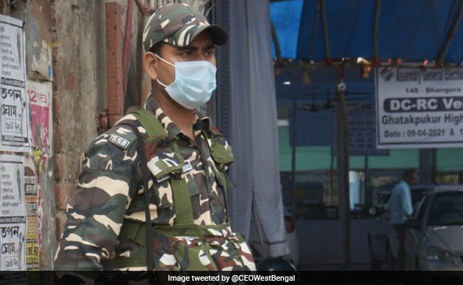 चुनाव आय़ोग ने बंगाल में 4 की मौत के बाद सीतलकूची के बूथ 126 पर मतदान स्थगित किया 