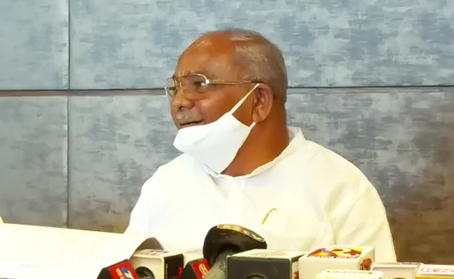 कर्नाटक के मंत्री उमेश कट्टी का दिल का दौरा पड़ने से निधन