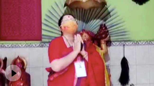 BJP's Locket Chatterjee Prays At Temple, Says "Every Vote Important" For Party