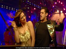 <i>Radhe</i> Song <i>Seeti Maar</i>: Salman Khan Is No Allu Arjun. Bonus - Disha Patani <i>Radhe</i> Song <i>Seeti Maar</i>: Salman Khan Is No Allu Arjun. Bonus - Disha Patani
