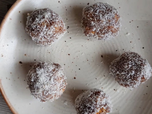 How To Make Dates And Nuts Ladoo| Easy Dates And Nuts Ladoo Recipe Video