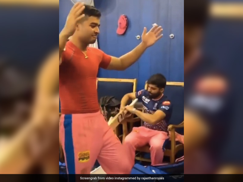 IPL 2021: Riyan Parag Leads Rajasthan Royals' Celebration With Bihu Dance After Win Over Delhi Capitals