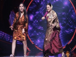 रेखा ने इंडियन आइडल में स्नीकर्स पहनकर किया डांस, देखें Video रेखा ने इंडियन आइडल में स्नीकर्स पहनकर किया डांस, देखें Video