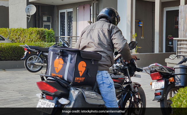 Swiggy Delivery Partners Catch Driver Who Fled Scene Of Accident