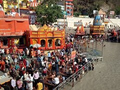 किन 2 ग्रहों की स्थिति से निर्धारित होता है महाकुंभ का स्थान, जानिए एक जगह पर 12 साल बाद ही क्यों होता है दोबारा आयोजन