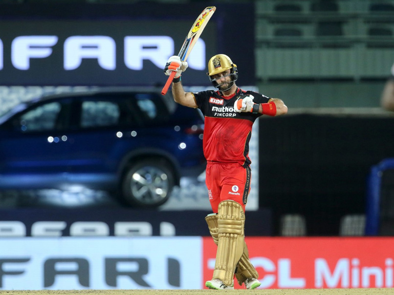 RCB vs KKR: आतिशी पारी के बाद मैक्सवेल के पिछले टीम मालिकों को कुछ ऐसे चिढ़ाया सहवाग ने