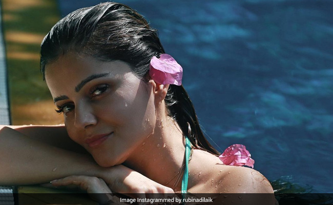 Rubina Dilaik "Loves The Way You Look At Me" - The 'You' Is...