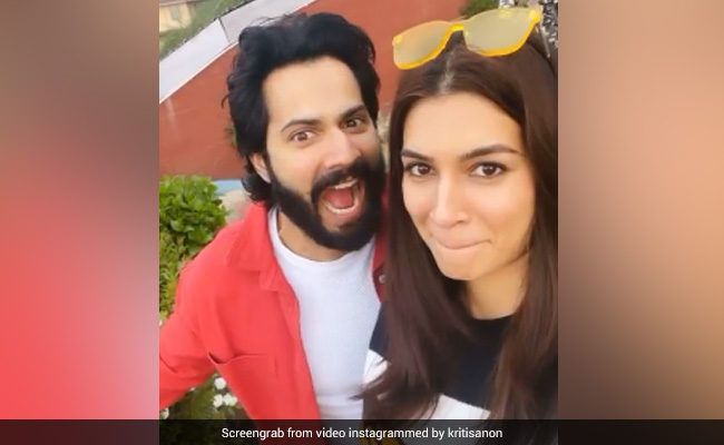 <i>Bhediya</i> Co-Stars Kriti Sanon And Varun Dhawan Love This Arunachal Pradesh Town
