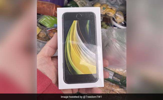 Man Orders Apples Online, Gets Apple iPhone Instead
