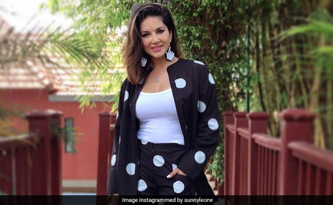 7 Ways To Wear Slouchy Pants: Pro Outfit Ideas