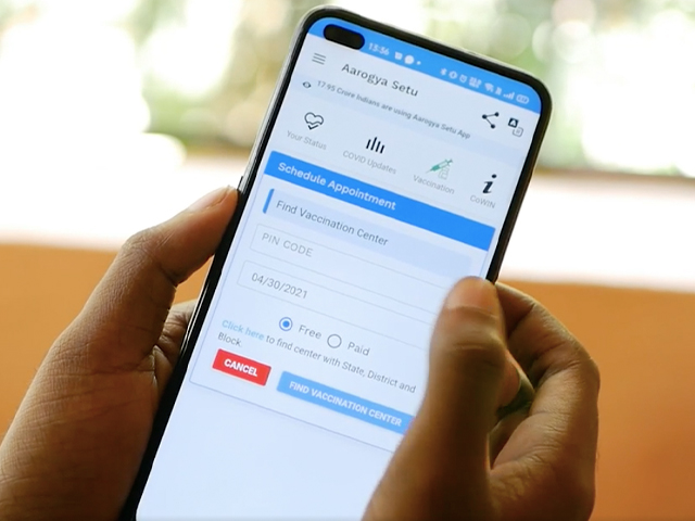 अगर आपकी उम्र भी 18 से 44 के बीच है, तो यहां बताए आसान तरीकों से COVID वैक्सीन के लिए ऑनलाइन रजिस्टर करें