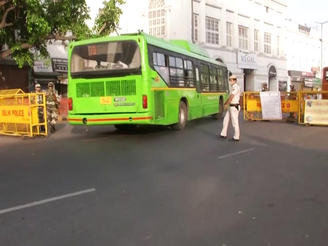 Delhi Lockdown: Strict Checking By Cops On Movement Of Vehicles
