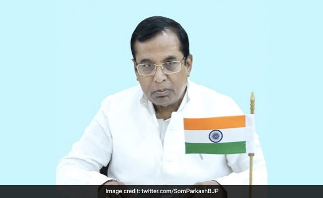 Police Foils Farmers' Attempt To <i>Gherao</i> Union Minister In Punjab