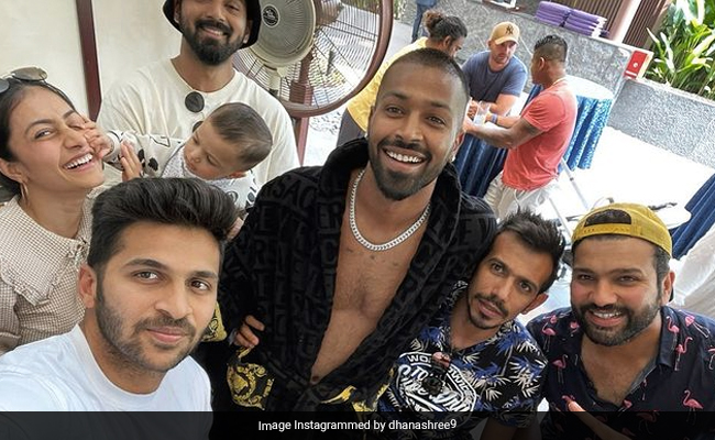 Hardik Pandya के बेटे को गोद में लिए नजर आए KL Rahul तो फैन्स बोले- बेबी सीटिंग...