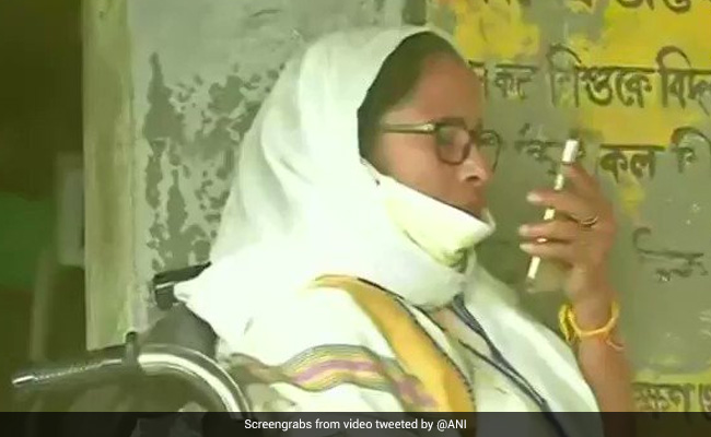 नंदीग्राम में पोलिंग बूथ पर झड़प को लेकर ममता ने गवर्नर को लगाया फोन, कहा- 'कुछ भी हो सकता है..'