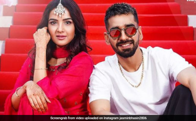 जैस्मिन भसीन और मनिंदर बुट्टर का गाना 'पानी दी गल' यू-ट्यूब पर कर रहा है ट्रेंड, Video 23 मिलियन के पार