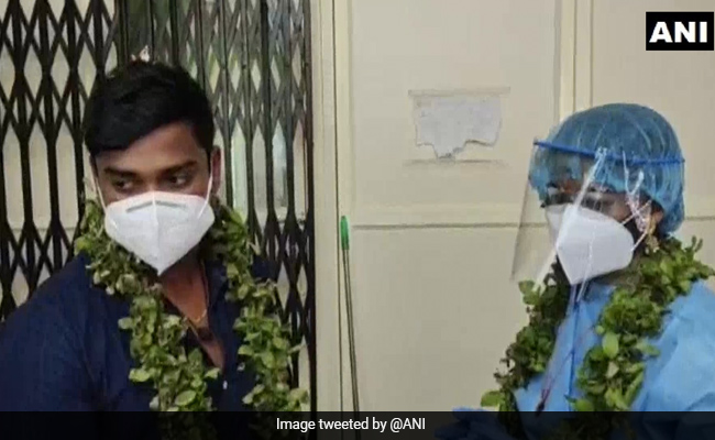 Kerala Woman In PPE Kit, Covid Positive Man Get Married In Hospital