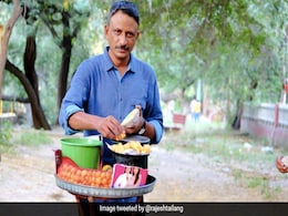 मिर्जापुर के एक्टर बेच रहे हैं राम लड्डू, बोले- ‘कोरोना जाए तो फिर से धंधे पे लगें’, सोशल मीडिया पर वायरल हुई फोटो मिर्जापुर के एक्टर बेच रहे हैं राम लड्डू, बोले- ‘कोरोना जाए तो फिर से धंधे पे लगें’, सोशल मीडिया पर वायरल हुई फोटो