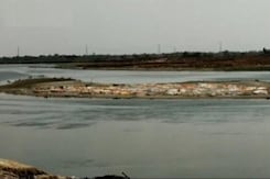 Bodies Found Buried In Sand By Ganga River In Uttar Pradesh's Unnao Bodies Found Buried In Sand By Ganga River In Uttar Pradesh's Unnao