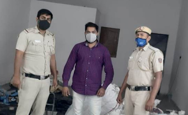 यूज हुए सर्जिकल ग्लव्स की दिल्ली में होती थी सप्लाई, 3 लोग गिरफ्तार