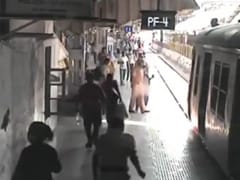 कोरोना का असर, वित्त वर्ष 2020-21 में प्लेटफॉर्म टिकट से रेलवे की कमाई में 94 फीसदी की कमी