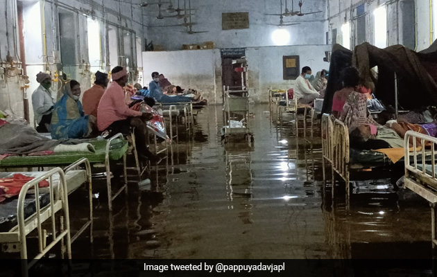 "चुल्लू भर नहीं, इतना पानी है कि बेशर्म..." : DMCH में जलजमाव को लेकर बिहार के स्वास्थ्य मंत्री पर भड़के पप्पू यादव
