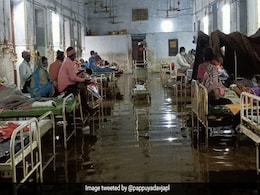 "चुल्लू भर नहीं, इतना पानी है कि बेशर्म..." : DMCH में जलजमाव को लेकर बिहार के स्वास्थ्य मंत्री पर भड़के पप्पू यादव "चुल्लू भर नहीं, इतना पानी है कि बेशर्म..." : DMCH में जलजमाव को लेकर बिहार के स्वास्थ्य मंत्री पर भड़के पप्पू यादव