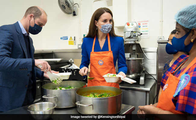Watch: Kate, William Make Chapatis, Guided By Sikh Women's Group