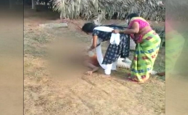Video Shows Teen Trying To Give Water To Covid+ Father, Stopped By Mother