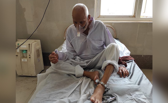 Human Rights Body Issues Notice To UP Government Over Chaining Of Elderly Prisoner To Hospital Bed