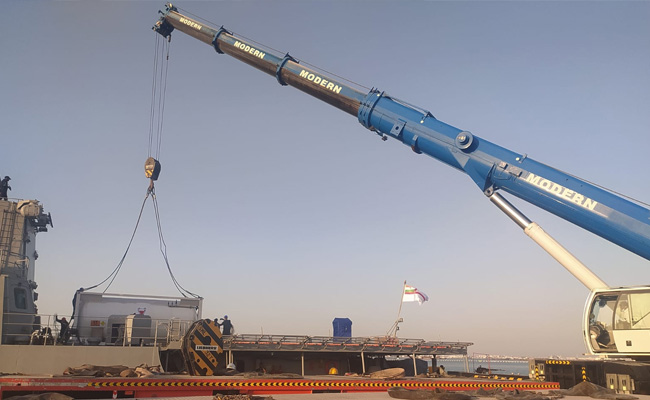 Navy Ships To Bring Loaded Tanks Of Oxygen From Abroad Amid Crisis