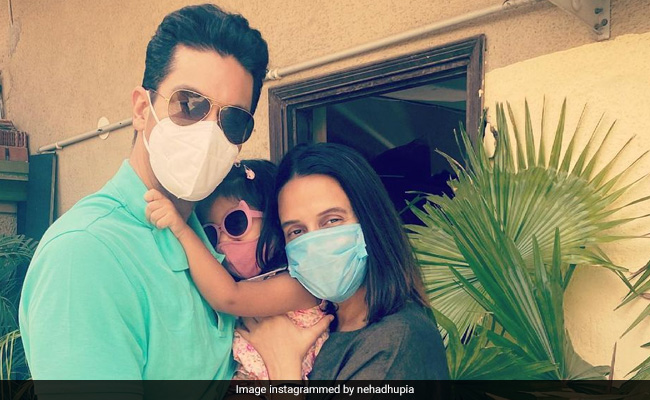 "We Are United Now," Writes COVID-Negative Angad Bedi. Bonus - His Adorable Video With Daughter Mehr