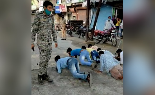 VIDEO : बिहार के किशनगंज में लॉकडाउन का उल्‍लंघन करने वालों को पुलिस ने दी 'अनोखी' सजा...